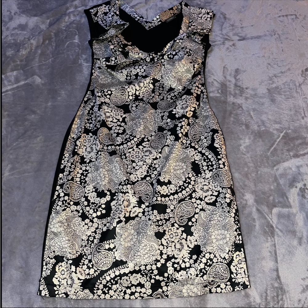 Floral/ paisley print midi tight dress